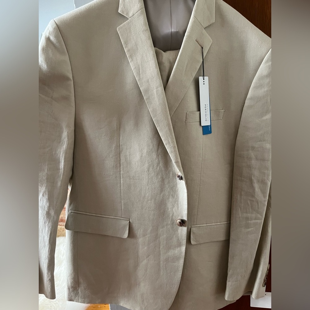 🆕 Perry Ellis Slim Fit Linen Suit in size 46S/40W. Color Tan. NWT